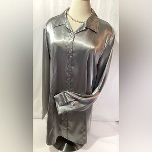 Chico’s Woman’s Sleeping Shirt Size 3 ( L-XL) Color Silver Buttons Long Sleeves